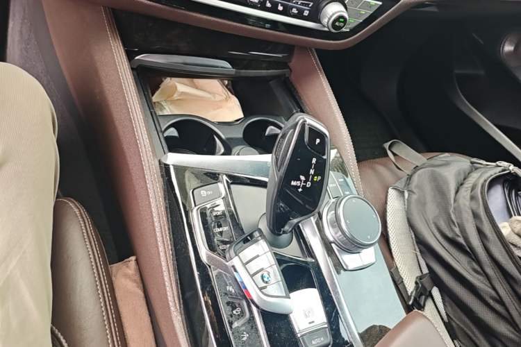 Used BMW 6 Series GT 2018 640i xDrive M Sport Package Gear Lever