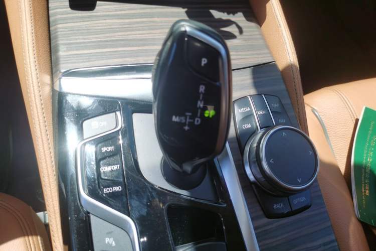 Used BMW 6 Series GT 2018 630i Luxury Design Package Gear Lever