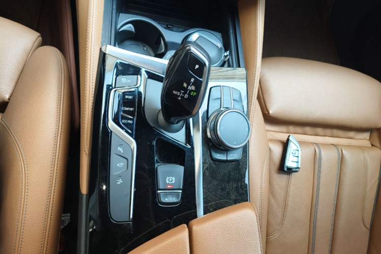 Used BMW 6 Series GT 2018 630i M Sport Package Gear Lever