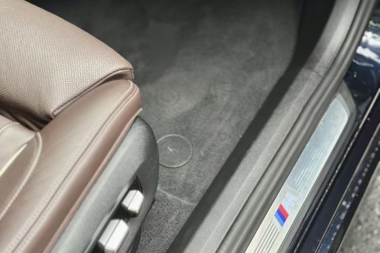 Used BMW 6 Series GT 2018 640i xDrive M Sport Package Interior 10