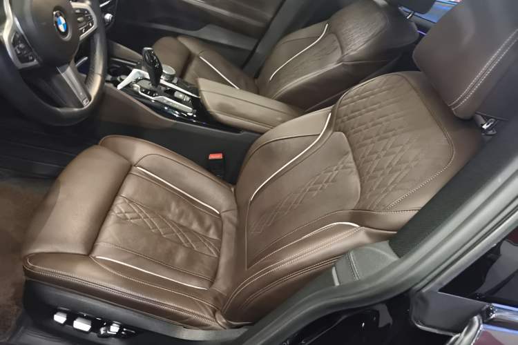 Used BMW 6 Series GT 2018 640i xDrive M Sport Package Left Front Seat