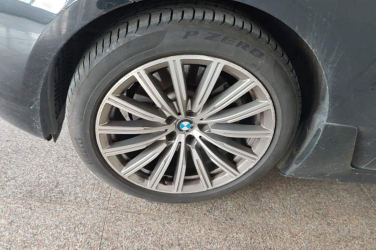 Used BMW 6 Series GT 2018 630i Luxury Design Package Left Front Wheel Hub