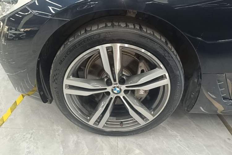 Used BMW 6 Series GT 2018 640i xDrive M Sport Package Left Front Wheel Hub