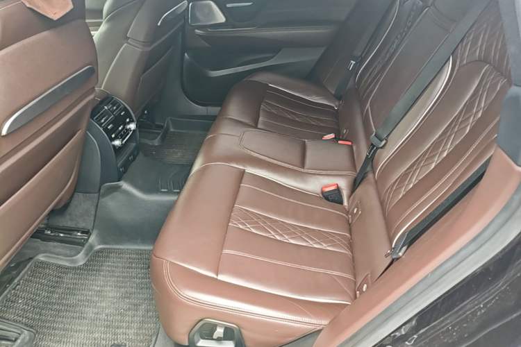 Used BMW 6 Series GT 2018 640i xDrive M Sport Package Left Rear Seat