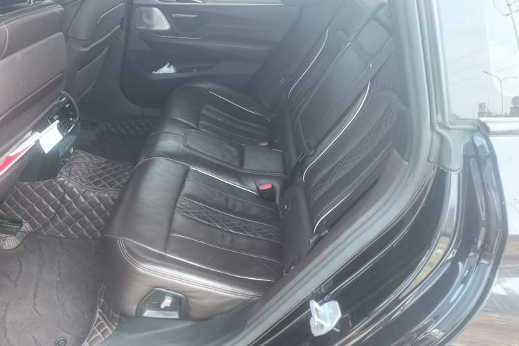 Used BMW 6 Series GT 2018 640i xDrive M Sport Package Left Rear Seat