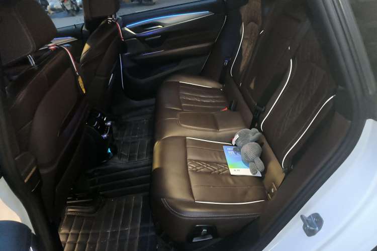 Used BMW 6 Series GT 2018 640i xDrive M Sport Package Left Rear Seat