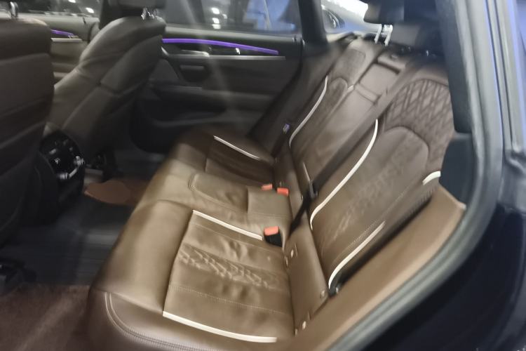 Used BMW 6 Series GT 2018 640i xDrive M Sport Package Left Rear Seat