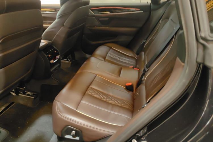 Used BMW 6 Series GT 2018 640i xDrive M Sport Package Left Rear Seat