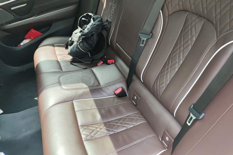 Used BMW 6 Series GT 2018 640i xDrive M Sport Package Left Rear Seat