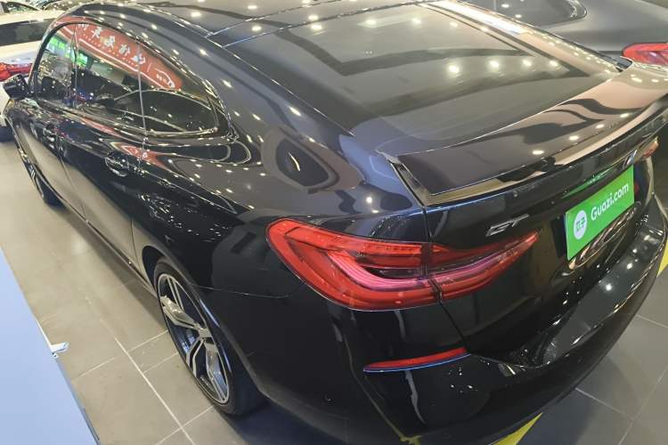 Used BMW 6 Series GT 2018 640i xDrive M Sport Package Rear Left 45 Deg