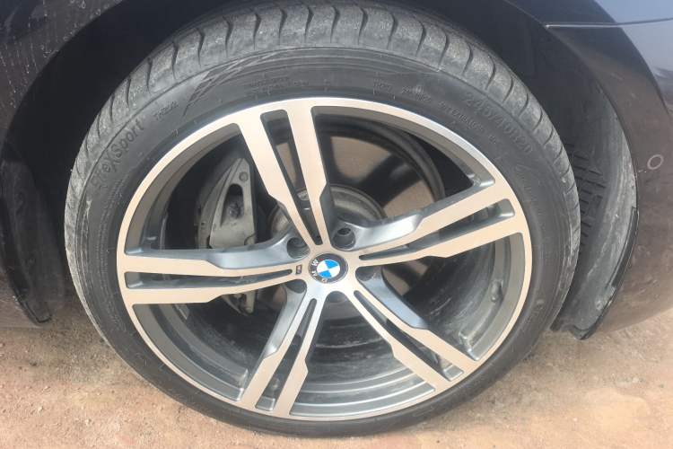 Used BMW 6 Series GT 2018 640i xDrive M Sport Package Right Front Wheel Hub