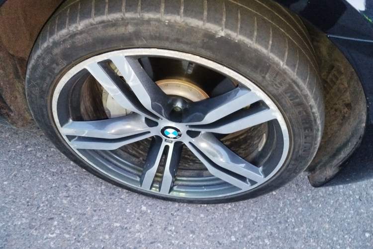 Used BMW 6 Series GT 2018 640i xDrive M Sport Package Right Front Wheel Hub