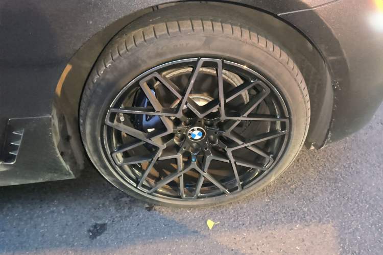 Used BMW 6 Series GT 2018 640i xDrive M Sport Package Right Front Wheel Hub