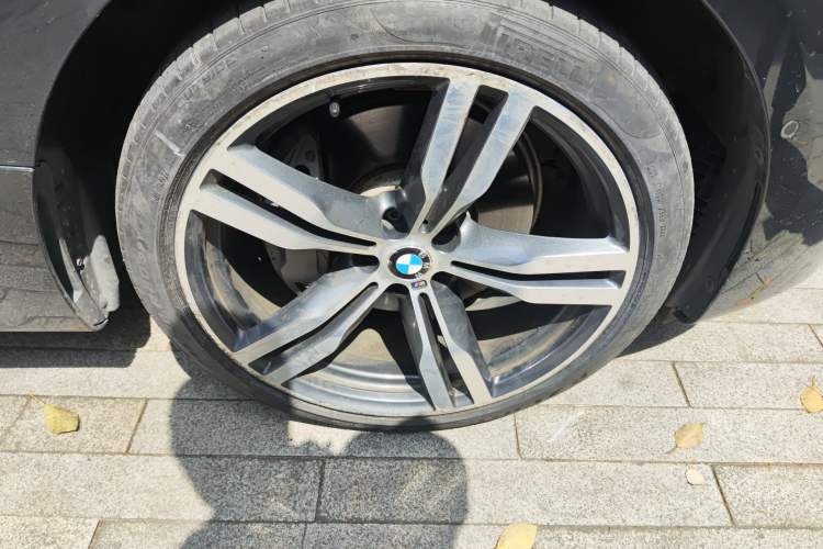Used BMW 6 Series GT 2018 640i xDrive M Sport Package Right Front Wheel Hub
