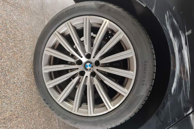 Used BMW 6 Series GT 2018 630i Luxury Design Package Right Rear Wheel Hub