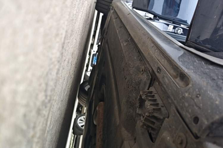 Used BMW 6 Series GT 2018 640i xDrive M Sport Package Right Side Sill