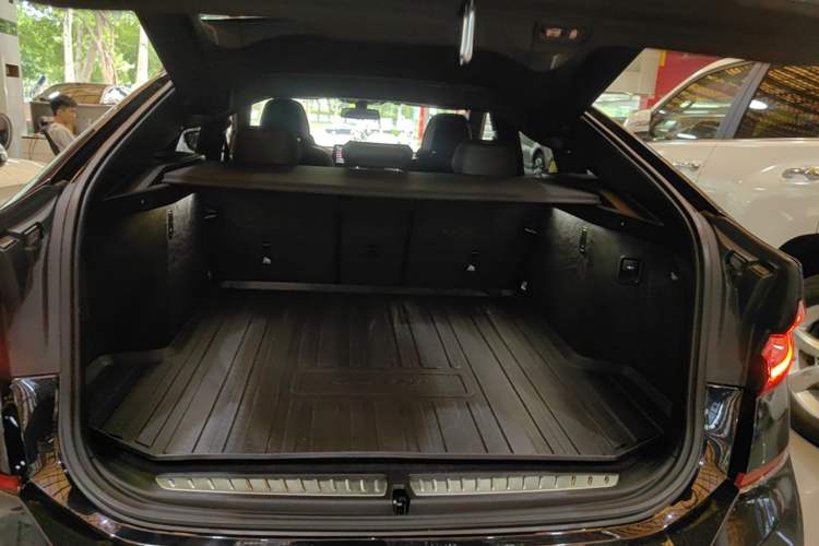 Used BMW 6 Series GT 2018 640i xDrive M Sport Package Trunk