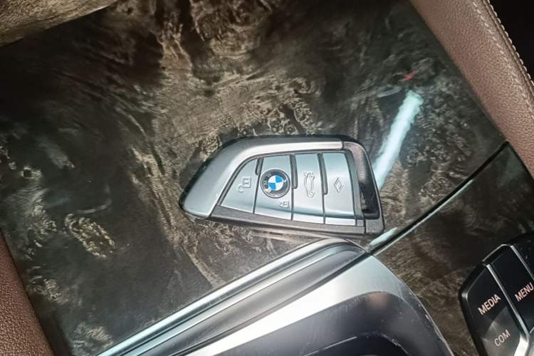 Used BMW 6 Series GT 2018 640i xDrive M Sport Package Vehicle Key