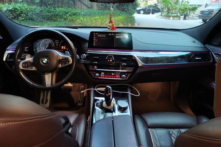 Used BMW 6 Series GT 2018 640i xDrive M Sport Package Center Console