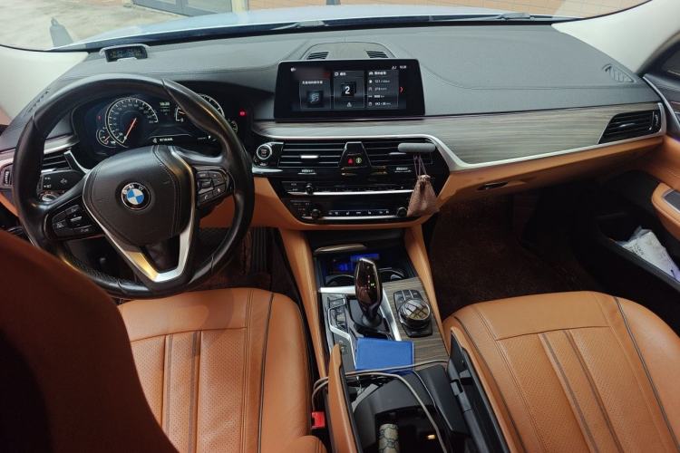 Used BMW 6 Series GT 2018 630i Luxury Design Package Center Console