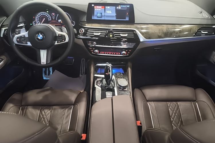 Used BMW 6 Series GT 2018 640i xDrive M Sport Package Center Console