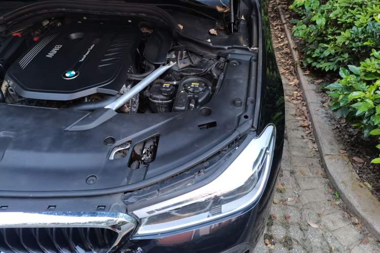 Used BMW 6 Series GT 2018 640i xDrive M Sport Package Engine Bay Left