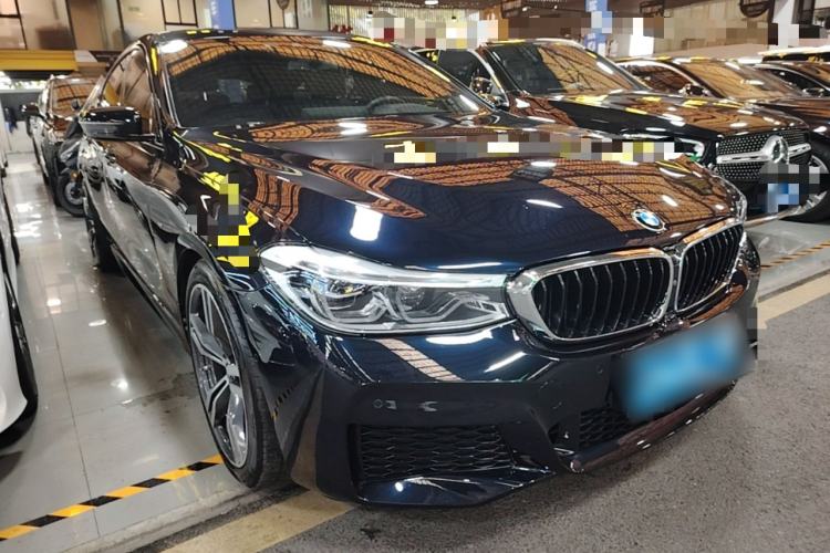 Used BMW 6 Series GT 2018 640i xDrive M Sport Package Front Right 45 Deg