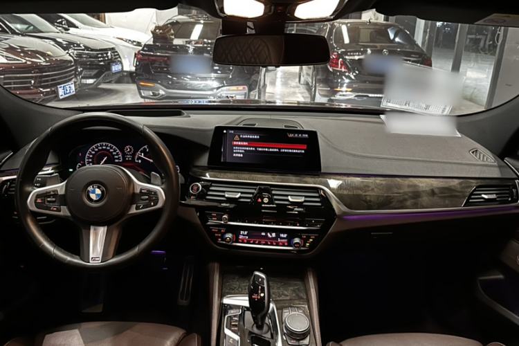 Used BMW 6 Series GT 2018 640i xDrive M Sport Package Interior 1