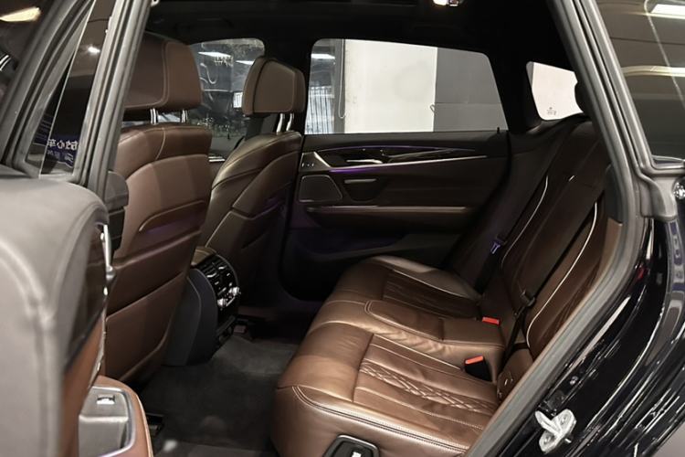 Used BMW 6 Series GT 2018 640i xDrive M Sport Package Interior 5