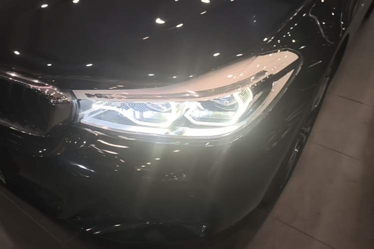 Used BMW 6 Series GT 2018 640i xDrive M Sport Package Left Front Headlight