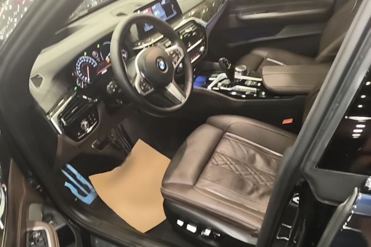 Used BMW 6 Series GT 2018 640i xDrive M Sport Package Left Front Seat