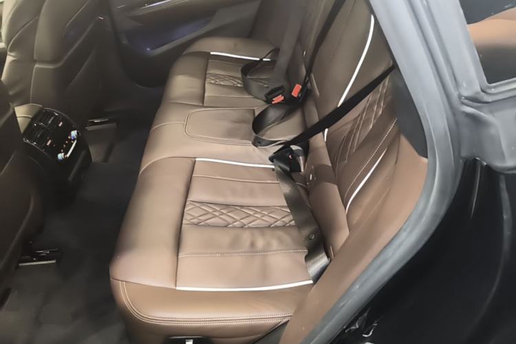 Used BMW 6 Series GT 2018 640i xDrive M Sport Package Left Rear Seat