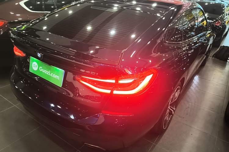 Used BMW 6 Series GT 2018 640i xDrive M Sport Package Rear Right 45 Deg