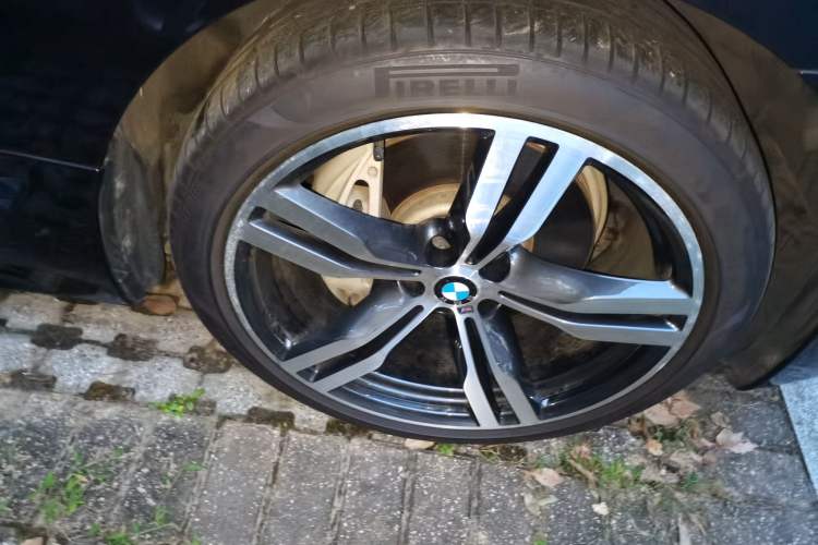 Used BMW 6 Series GT 2018 640i xDrive M Sport Package Right Front Wheel Hub