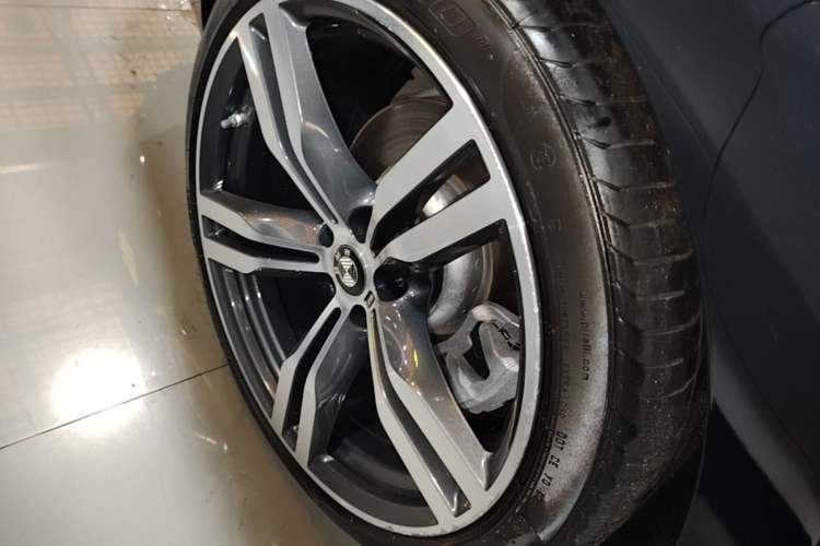 Used BMW 6 Series GT 2018 640i xDrive M Sport Package Right Rear Wheel Hub