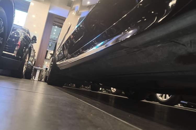 Used BMW 6 Series GT 2018 640i xDrive M Sport Package Right Side Sill