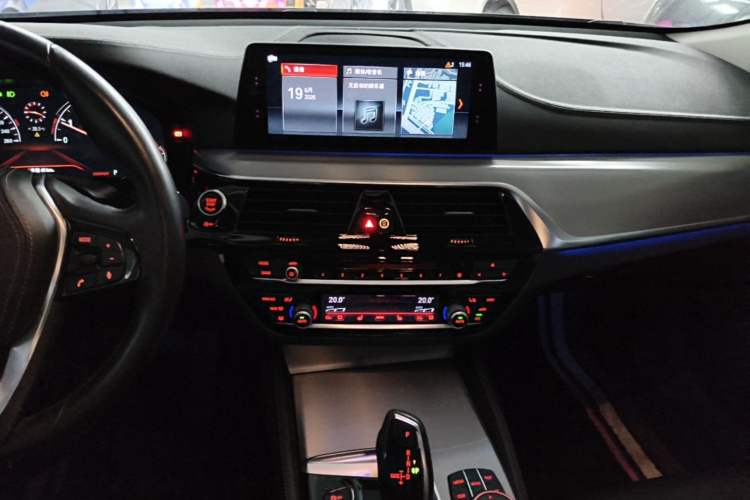 Used BMW 6 Series GT 2018 630i Luxury Design Package Audio And AC Panel