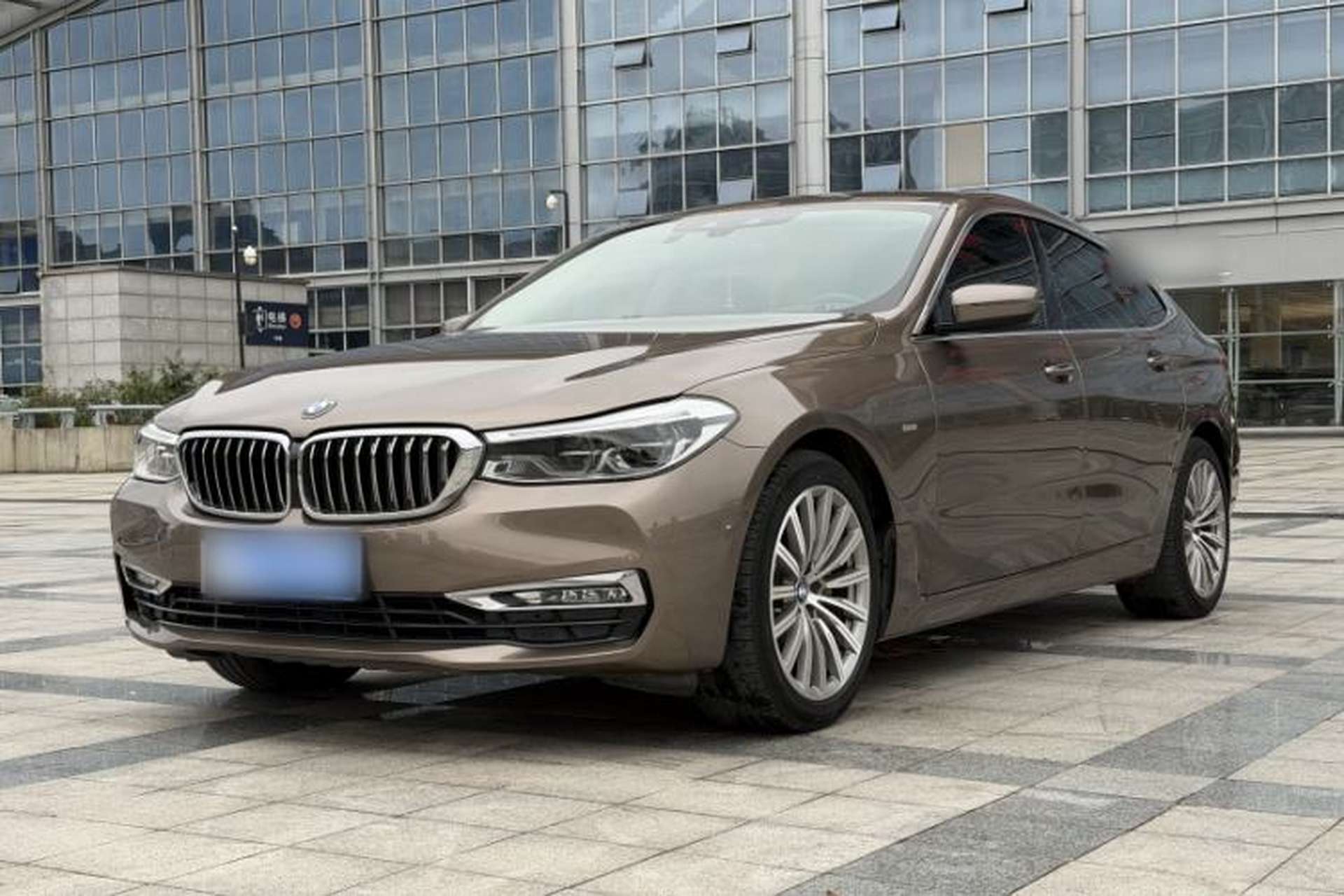 Used BMW 6 Series GT 2018 630i Luxury Design Package Front Left 45 Deg