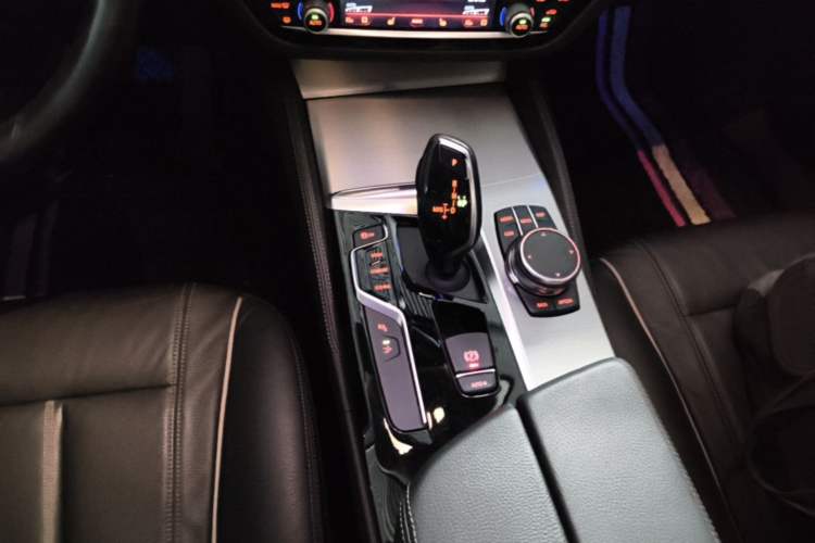 Used BMW 6 Series GT 2018 630i Luxury Design Package Gear Lever