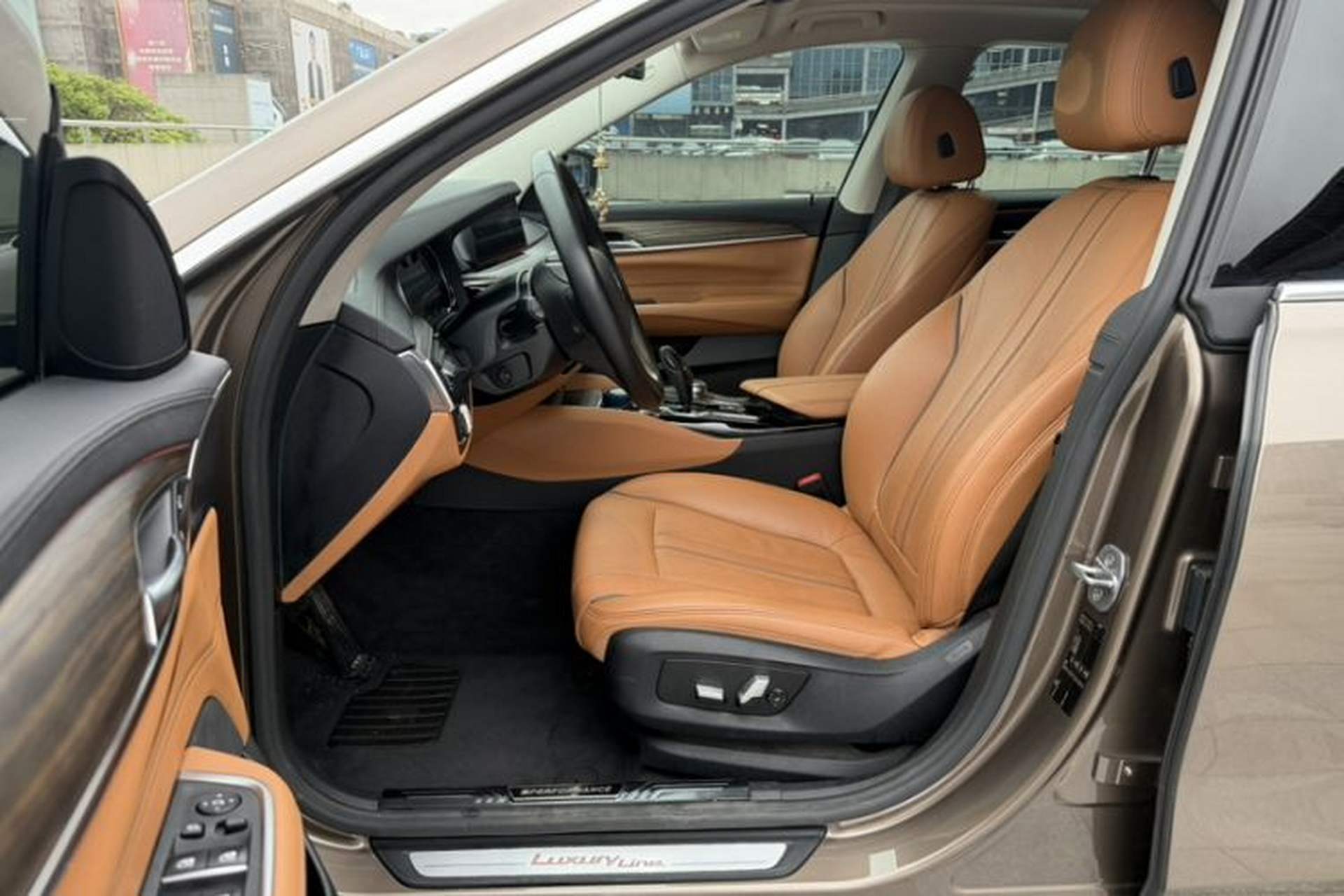 Used BMW 6 Series GT 2018 630i Luxury Design Package Left Front Seat