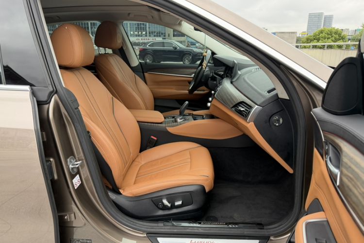 Used BMW 6 Series GT 2018 630i Luxury Design Package Right Front Seat