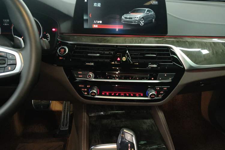 Used BMW 6 Series GT 2018 640i xDrive M Sport Package Audio And AC Panel