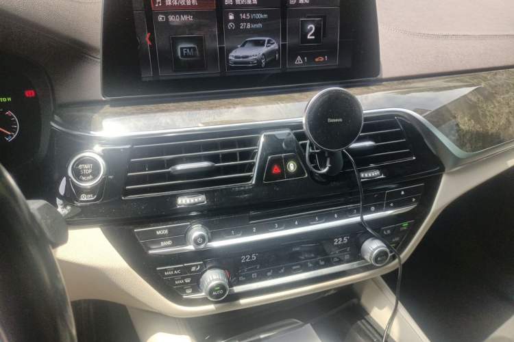 Used BMW 6 Series GT 2018 640i xDrive M Sport Package Audio And AC Panel