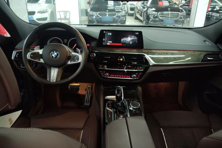 Used BMW 6 Series GT 2018 640i xDrive M Sport Package Center Console