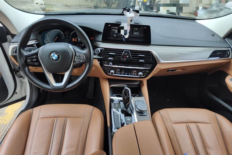 Used BMW 6 Series GT 2018 630i Luxury Design Package Center Console