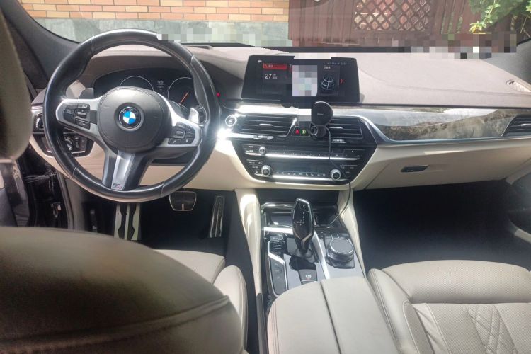Used BMW 6 Series GT 2018 640i xDrive M Sport Package Center Console