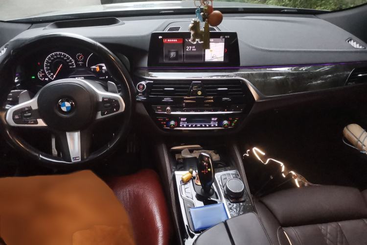 Used BMW 6 Series GT 2018 640i xDrive M Sport Package Center Console