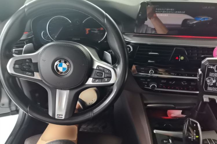 Used BMW 6 Series GT 2018 640i xDrive M Sport Package Center Console