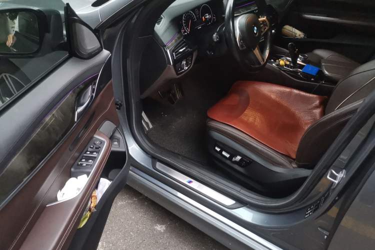 Used BMW 6 Series GT 2018 640i xDrive M Sport Package Driver Seat