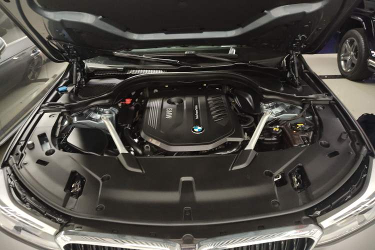 Used BMW 6 Series GT 2018 640i xDrive M Sport Package Engine Bay